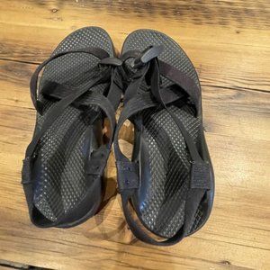 Women's Black Chaco sandals Z/1 (size 8)
